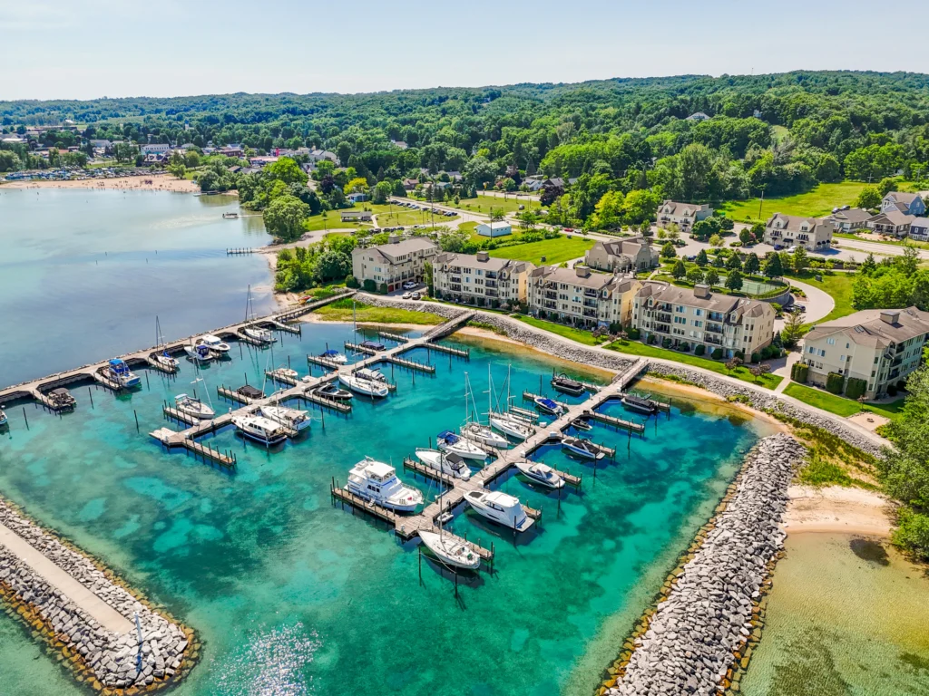 bayview-condos-marina-suttons-bay-mi-northern-michigan-lifestyle-sander-scott