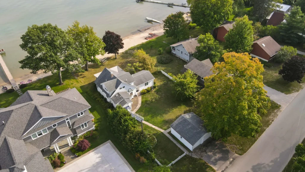 northport-bay-community-living-10198-n-shore-drive-sander-scott-net-real-estate.jpg
